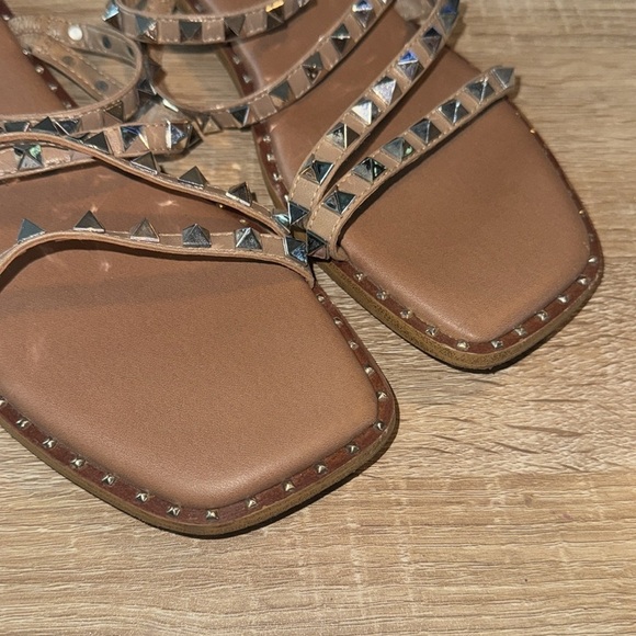 Steve Madden sandals 11 silver Studded Tan Sandals Skyler square toe - Picture 4 of 5
